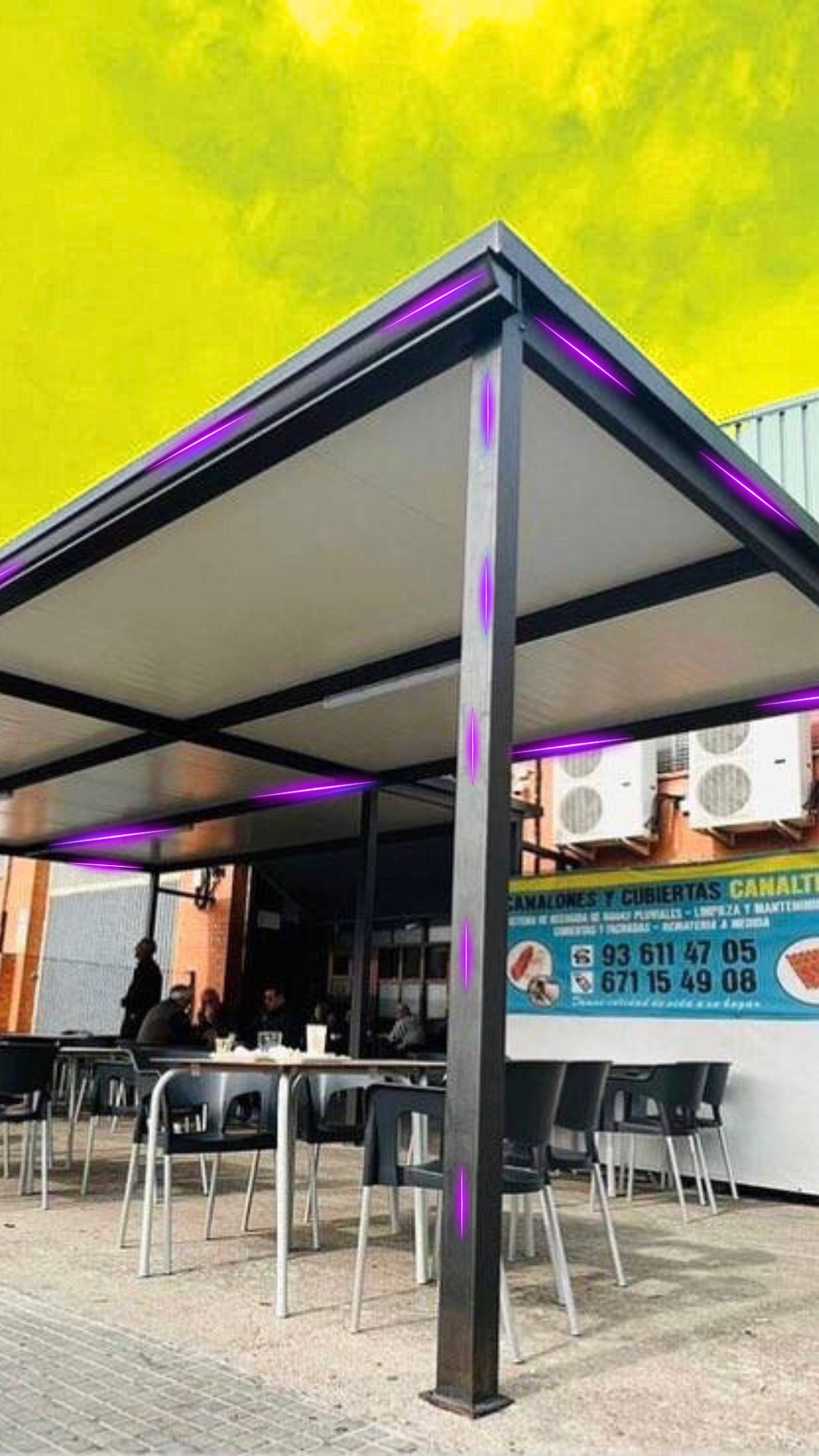 Instalación de panel teja en cubierta residencial con acabado estético tradicional