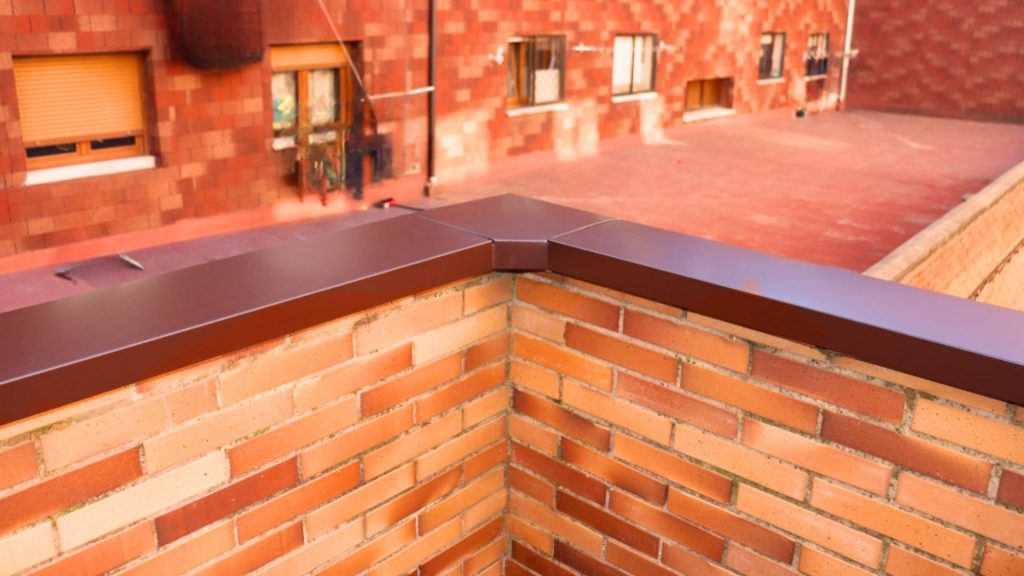 Instalación de cubremuros y viertegras en vivienda de Caldes de Montbui por técnicos profesionales