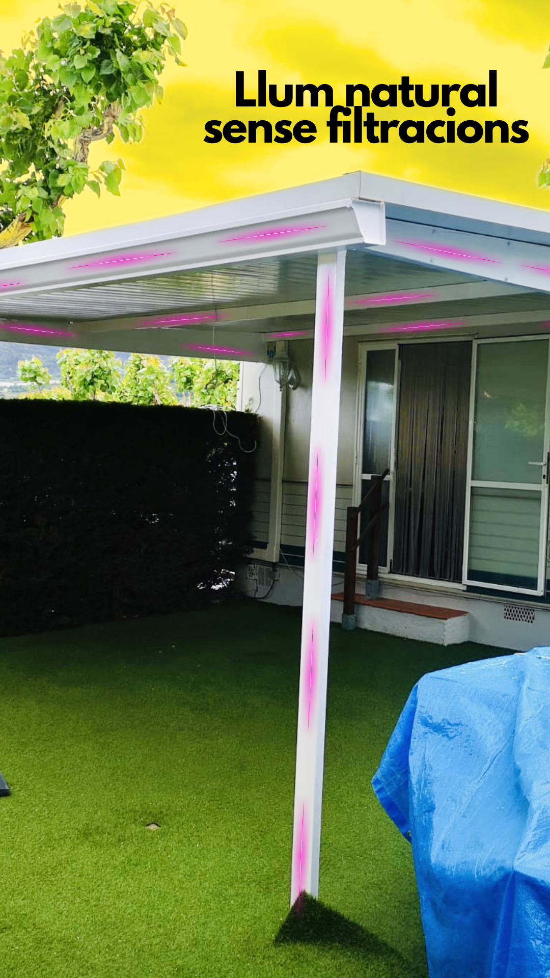 Instalación de paneles Sandwich en tejado residencial con acabado limpio.
